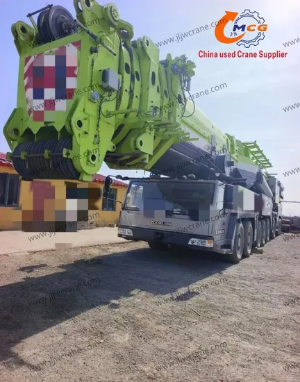 Một cần cẩu xe tải đã qua sử dụng hiệu quả 2020 Zoomlion 800 tấn có sẵn để đặt hàng trước.