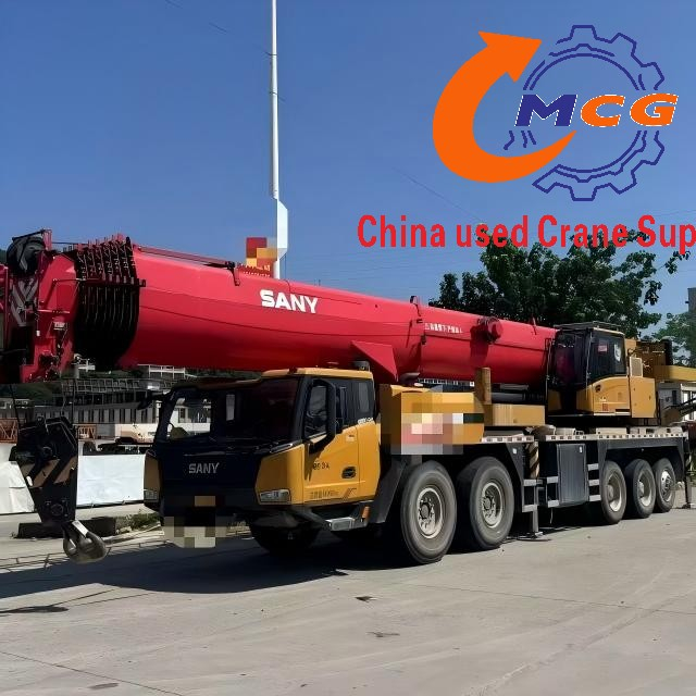 Cần cẩu xe tải đã qua sử dụng 2023 Sany 130 tấn 8 đoạn STC1300C8-6, trong tình trạng tuyệt vời.