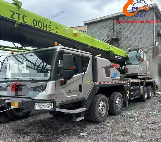 Cần cẩu xe tải Zoomlion 50 tấn được sản xuất vào năm 2024, trong điều kiện tuyệt vời