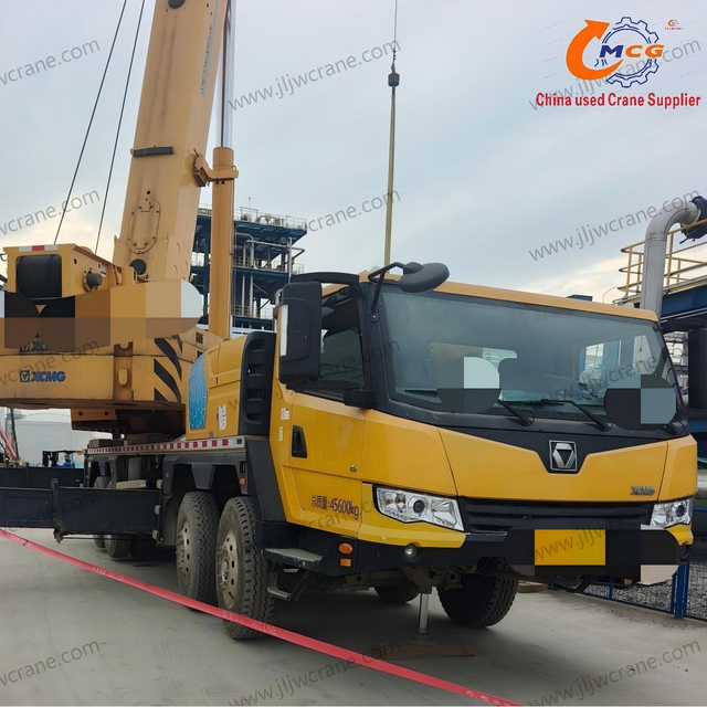 2021 XCMG 60-tấn 6 phần Boom Crane đã qua sử dụng trong tình trạng tốt với giá cả phải chăng
