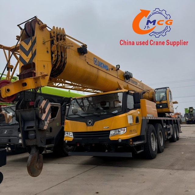Cần cẩu xe tải đã qua sử dụng XCMG 80 tấn cao cấp 2021