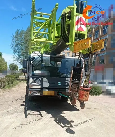 Crane xe tải đã qua sử dụng giá rẻ 2020 Zoomlion 25 tấn - trong tình trạng tốt